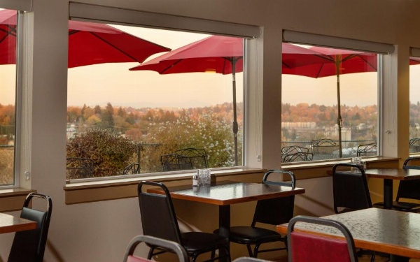 Coast Hilltop Inn image 13