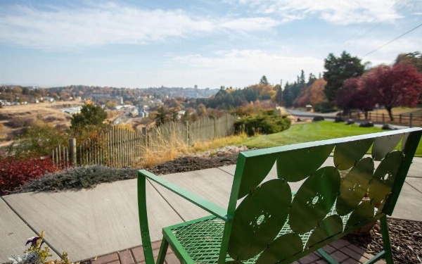 Coast Hilltop Inn image 23
