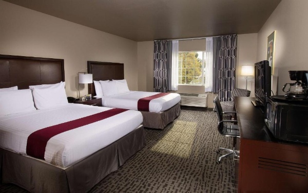 Coast Hilltop Inn image 25