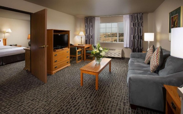 Coast Hilltop Inn image 26