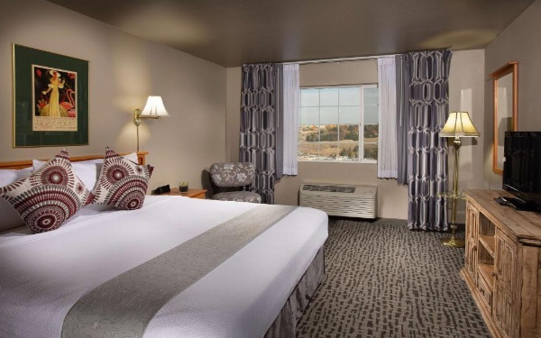 Coast Hilltop Inn image 27