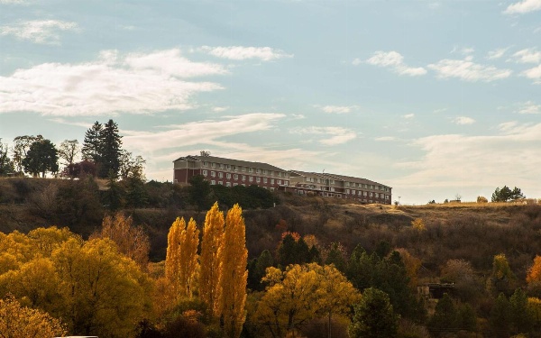 Coast Hilltop Inn image 4