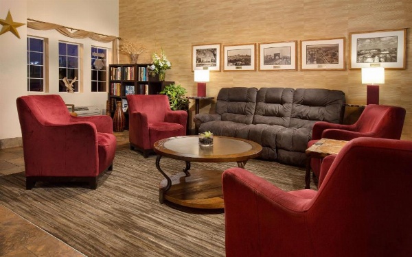 Coast Hilltop Inn image 9